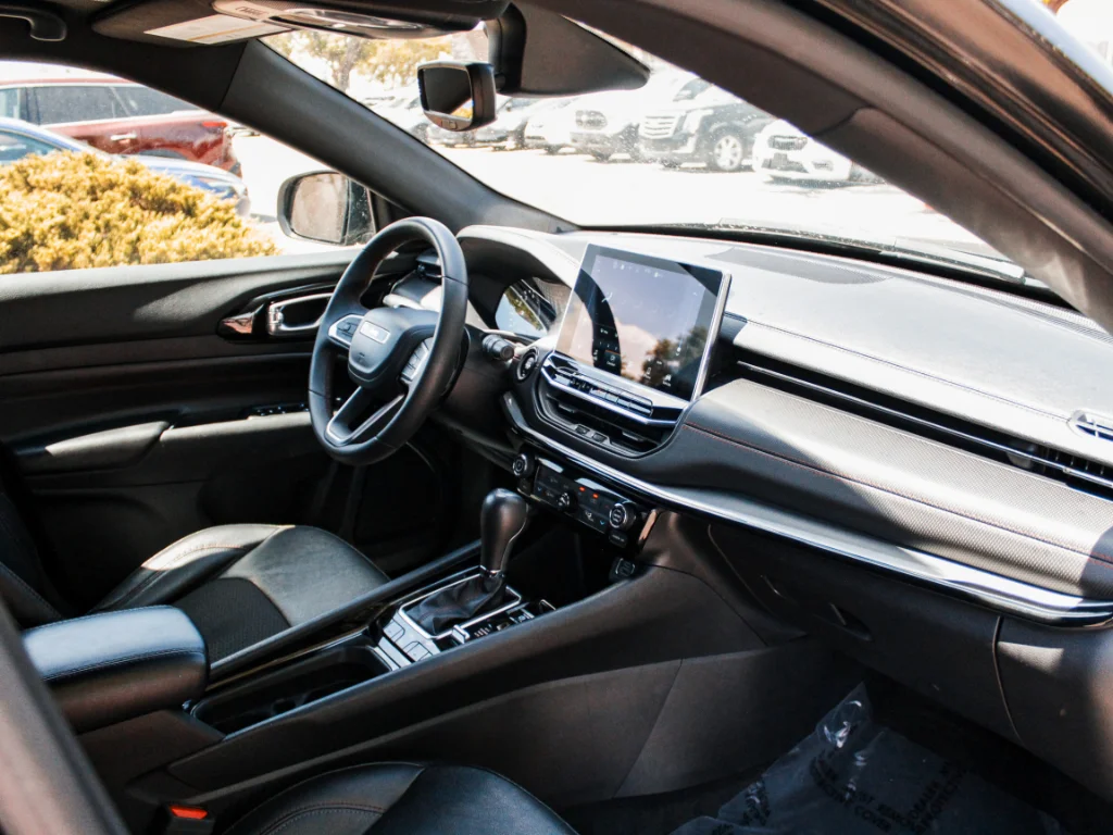 Used 2024  Jeep Trailhawk image 26