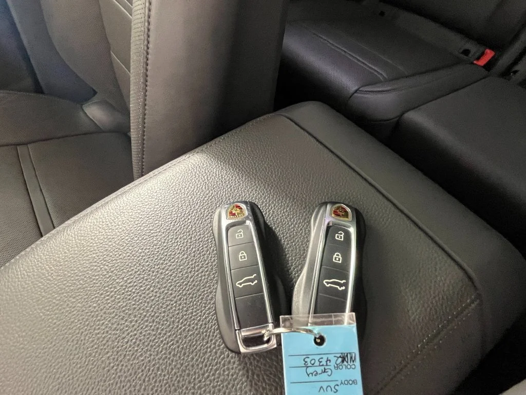 Used 2021 Chalk Porsche Base image 32