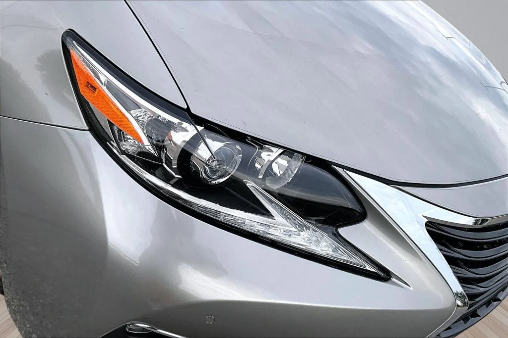 Used 2017 Silver Lexus 350 image 27