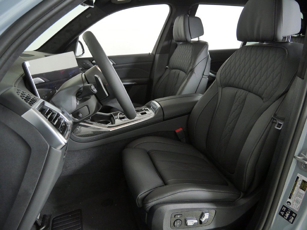 New 2027 Brooklyn Grey Metallic BMW M60i image 38