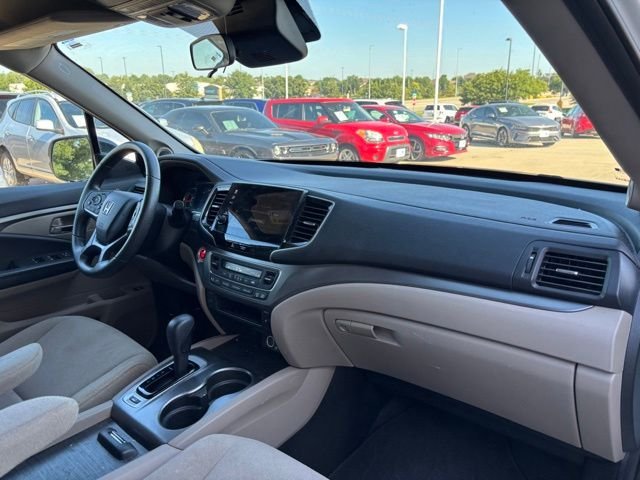 Used 2019 White Diamond Pearl Honda EX image 20