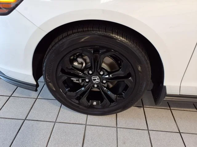 Certified Used 2025 Platinum White Pearl Honda SE image 5