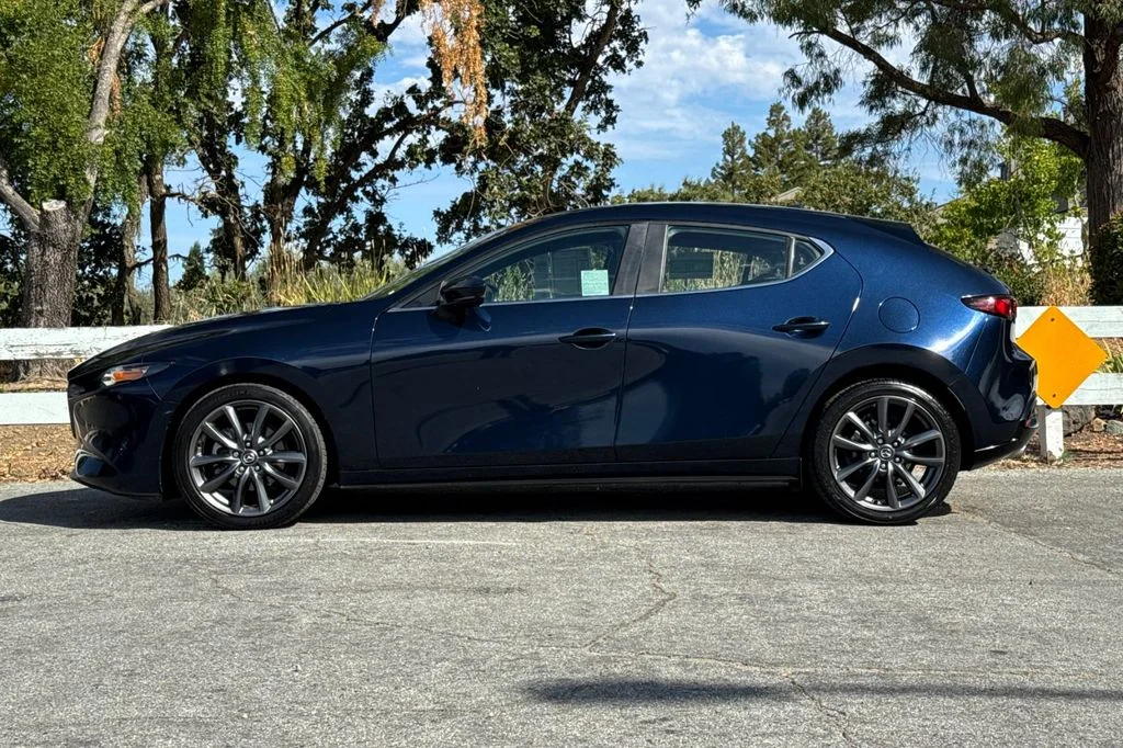 Used 2019 Crystal Blue Mazda Preferred image 8