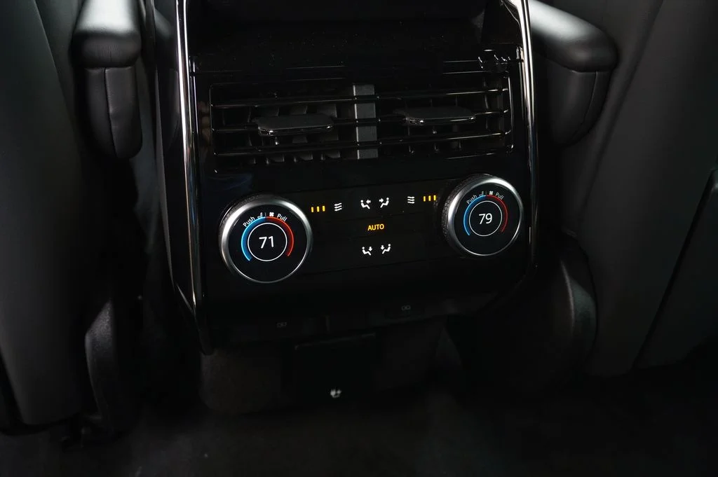 New 2026 Carpathian Grey Land Rover Dynamic SE image 34