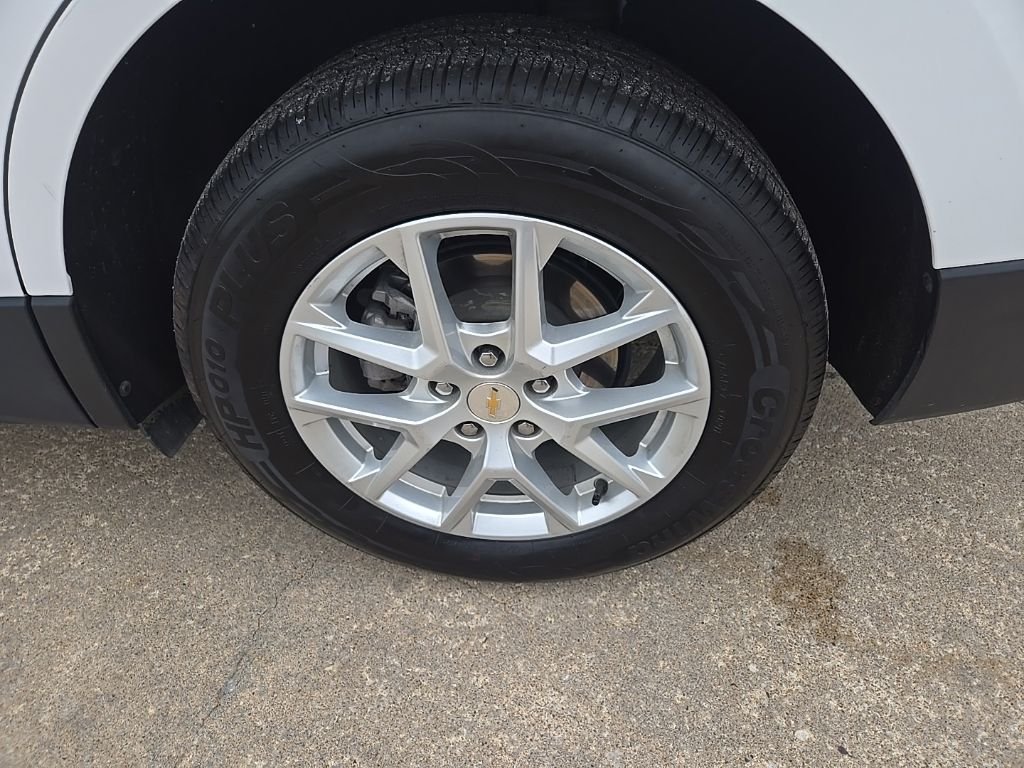 Used 2024 White Chevrolet LT image 23