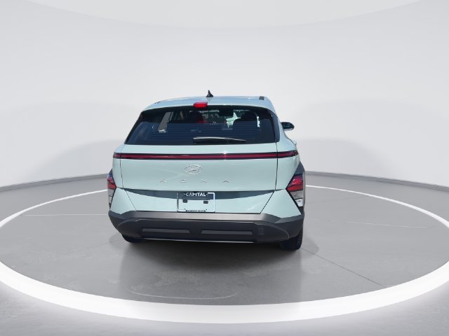 Used 2027 Green Hyundai SE image 7