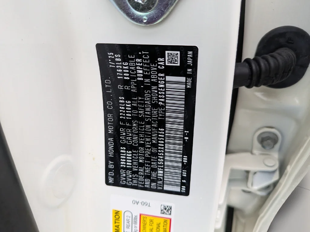 Used 2025 White Honda  image 34