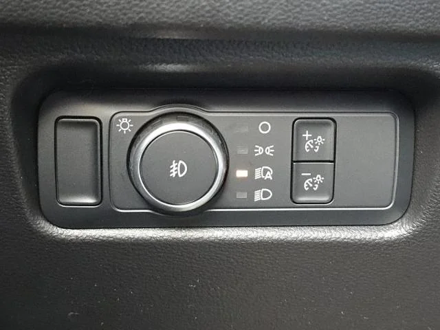 New 2025 Shadow Black Ford XLT image 31