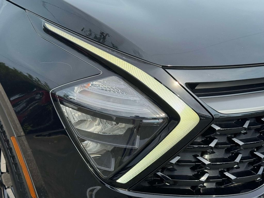 Used 2023 Black Kia X-Line image 8