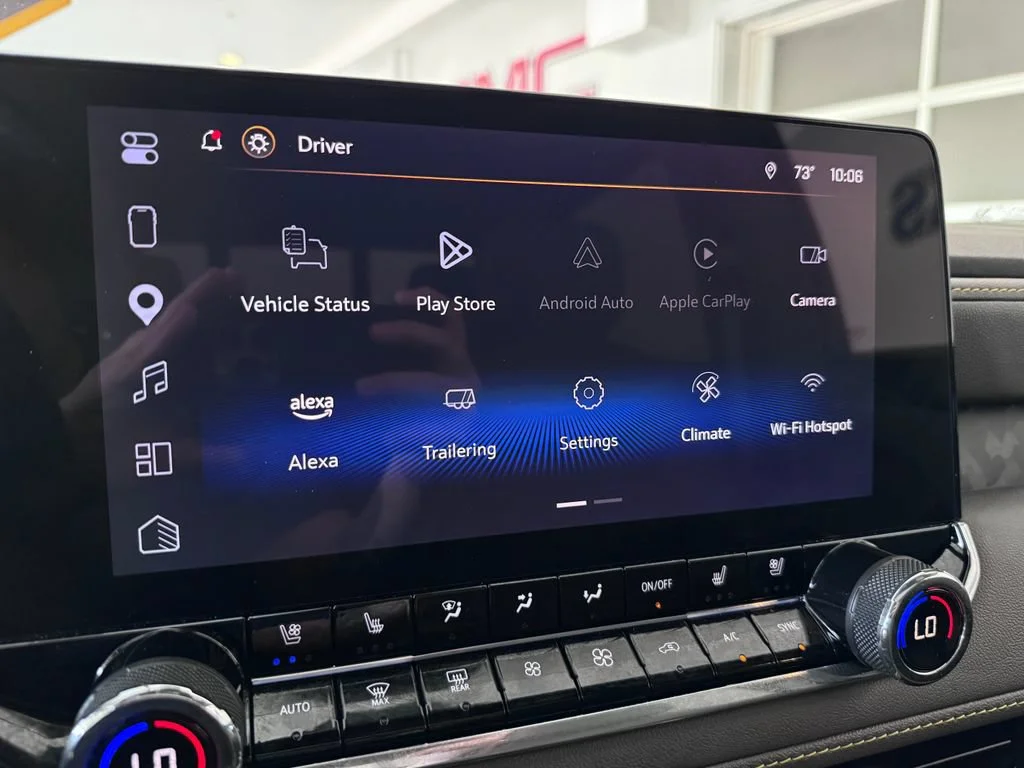 2025 Chevrolet Colorado ZR2 - Photo 17