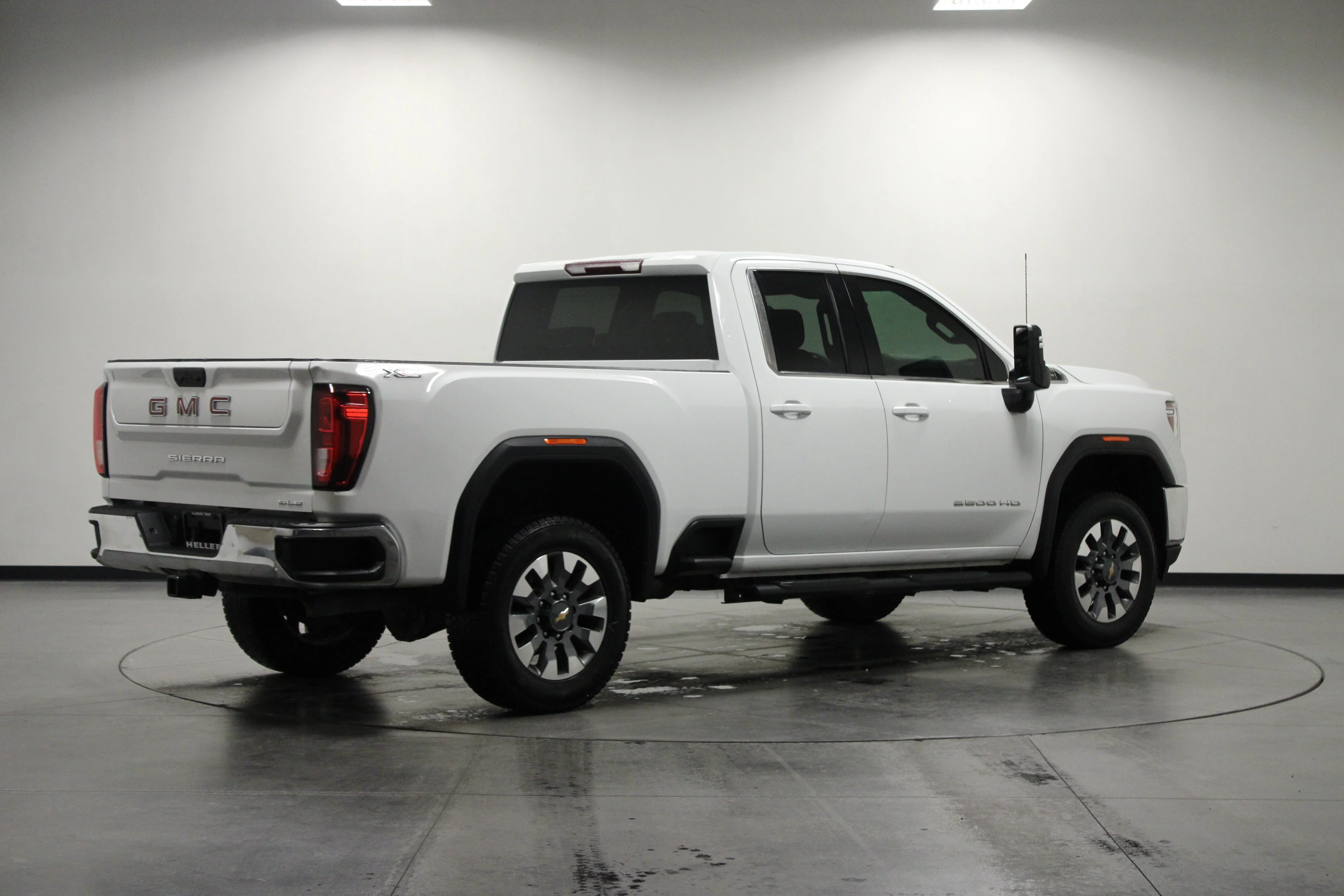 Used 2021 Summit White GMC SLE image 4