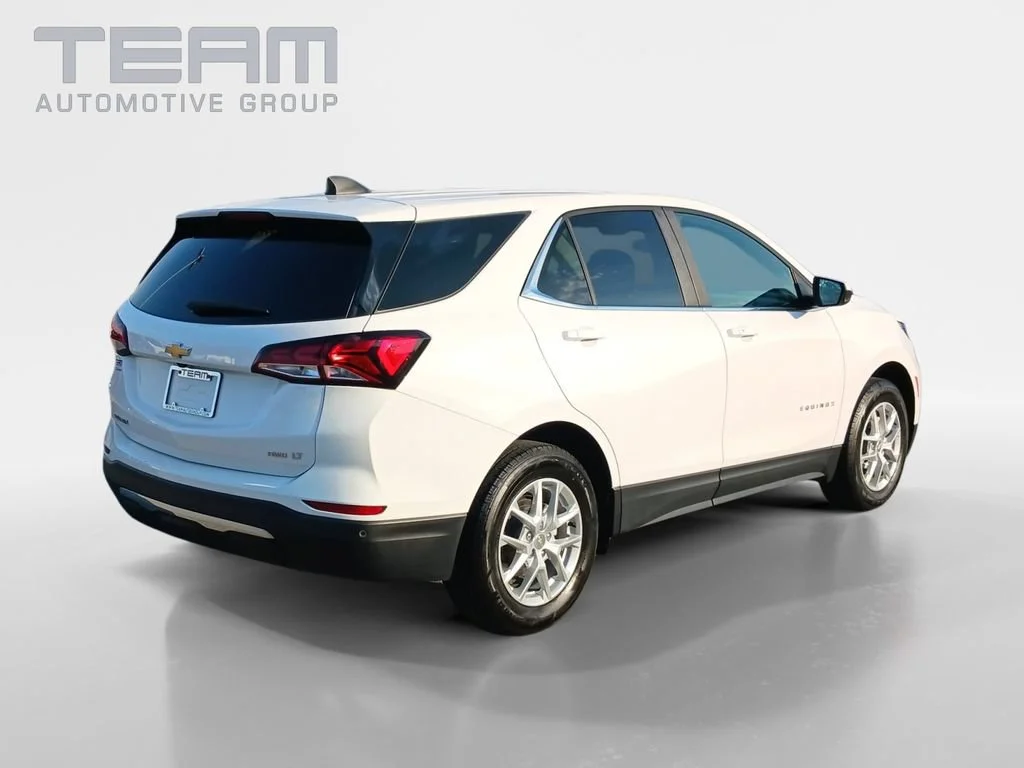 Used 2024 Summit White Chevrolet LT image 7