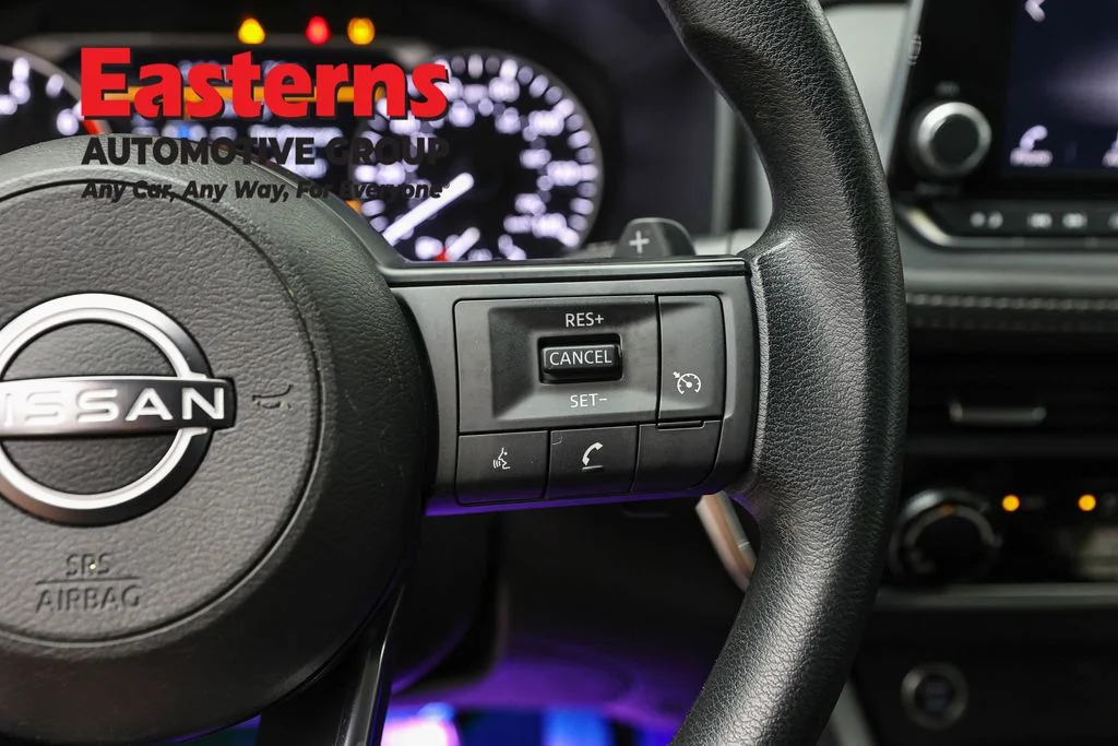 Used 2023 Red Nissan S image 16