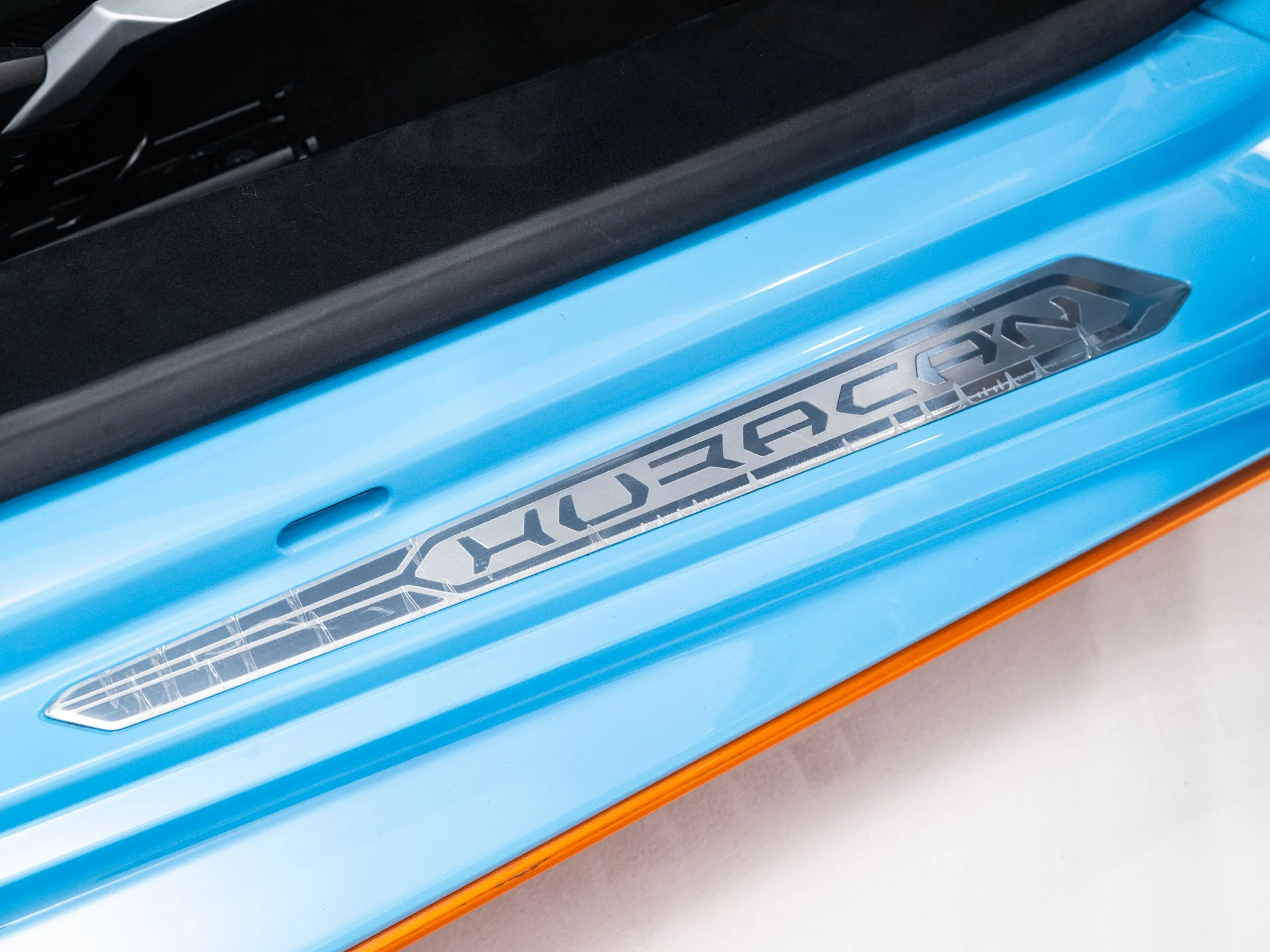Used 2022 Blu Laufey Metallic Lamborghini Base image 47