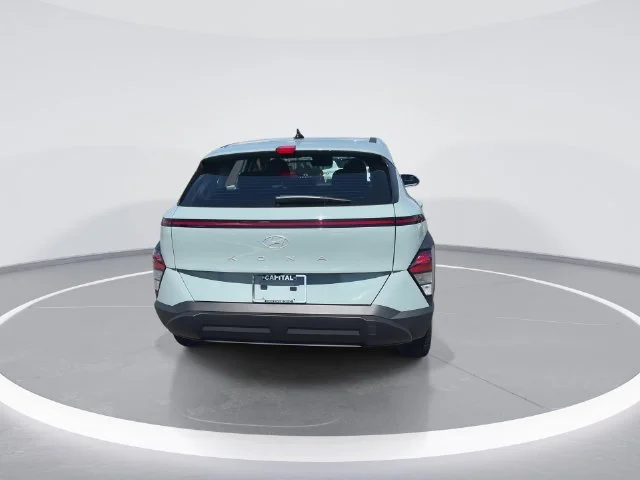 Used 2027 Green Hyundai SE image 7