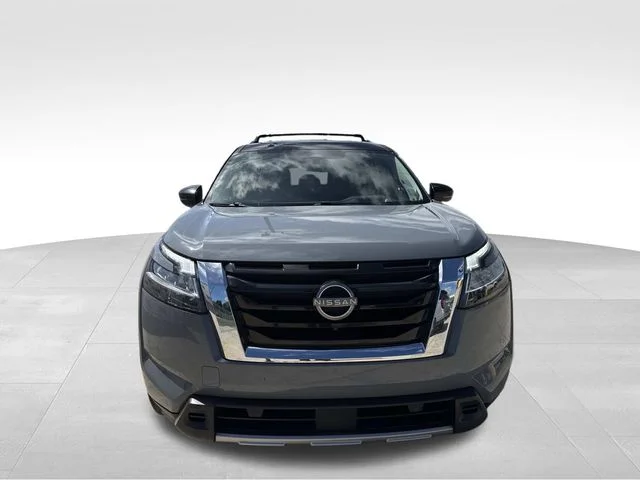 Used 2023 Gray Nissan Platinum image 4