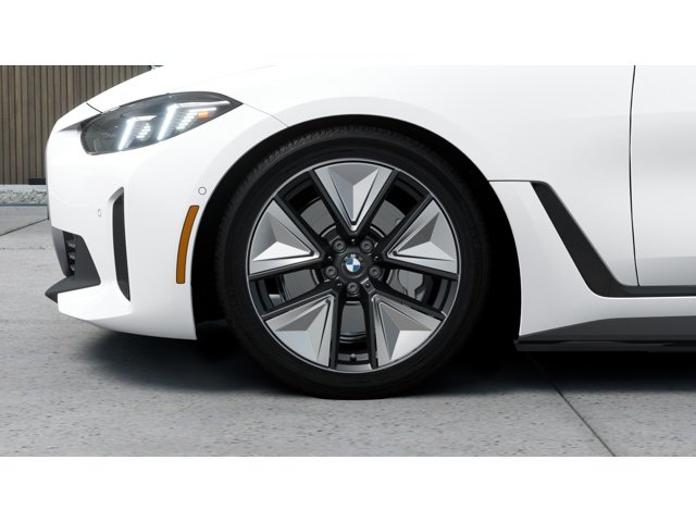 New 2026 Alpine White BMW xDrive40 image 7