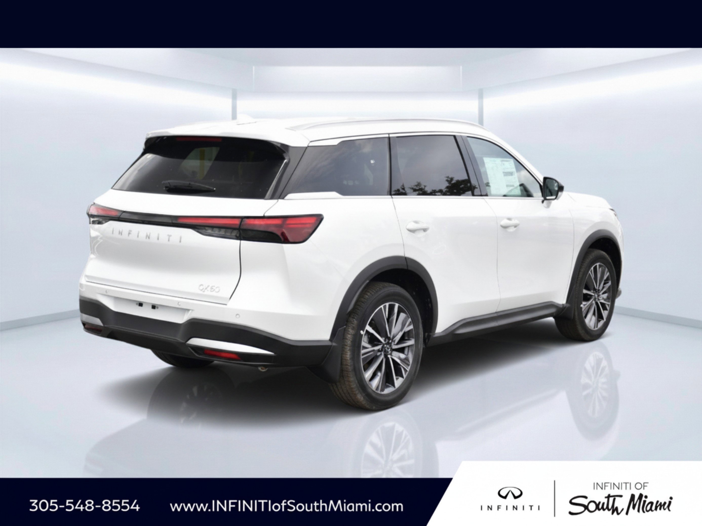 New 2027 RADIANT WHITE INFINITI Luxe FWD image 4