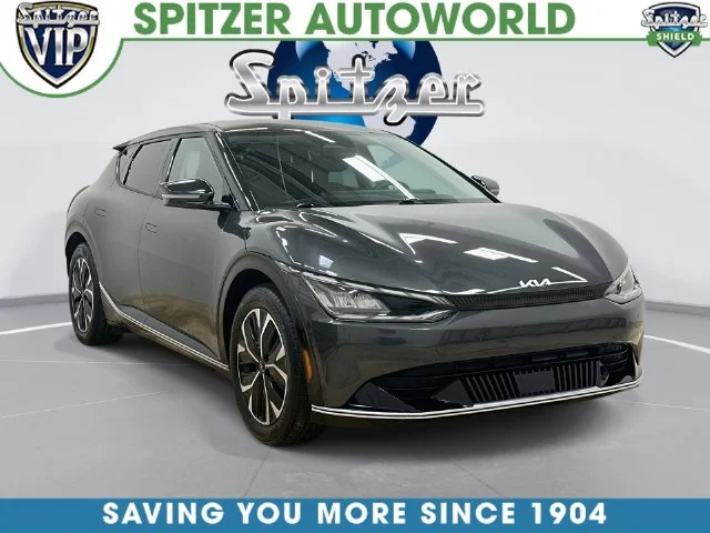 Used 2022 Gray Kia Wind image 1
