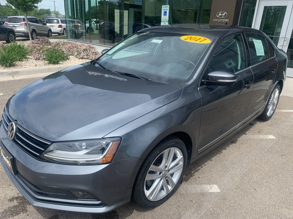 2017 Volkswagen Jetta 1.8T SEL Auto's photo