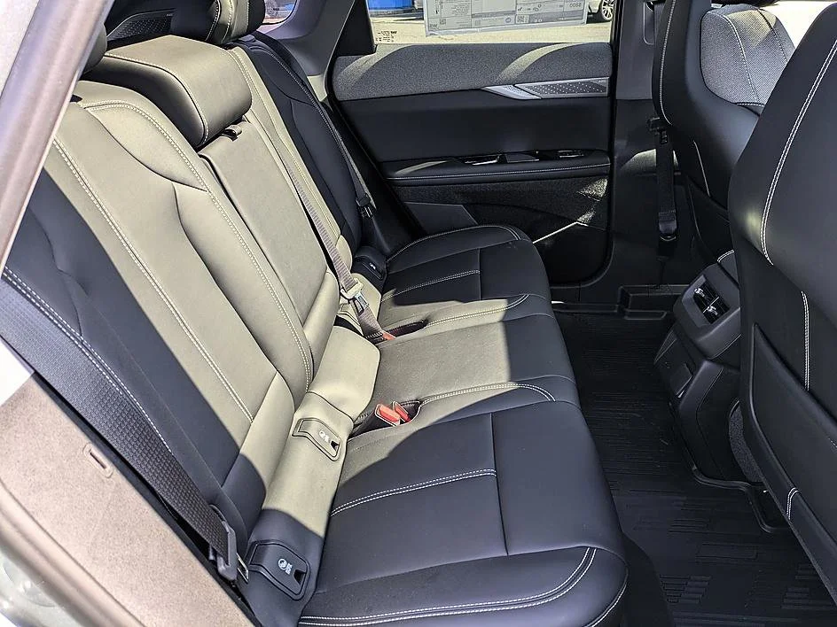 2026 Cadillac OPTIQ Sport - Photo 32