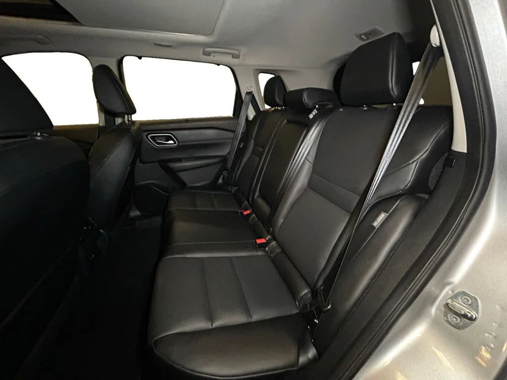 Used 2021 Brilliant Silver Nissan SV image 14