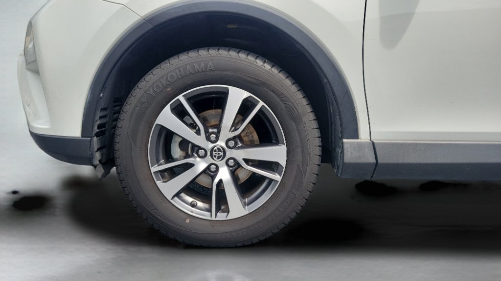 2017 Toyota RAV4 XLE - Photo 26