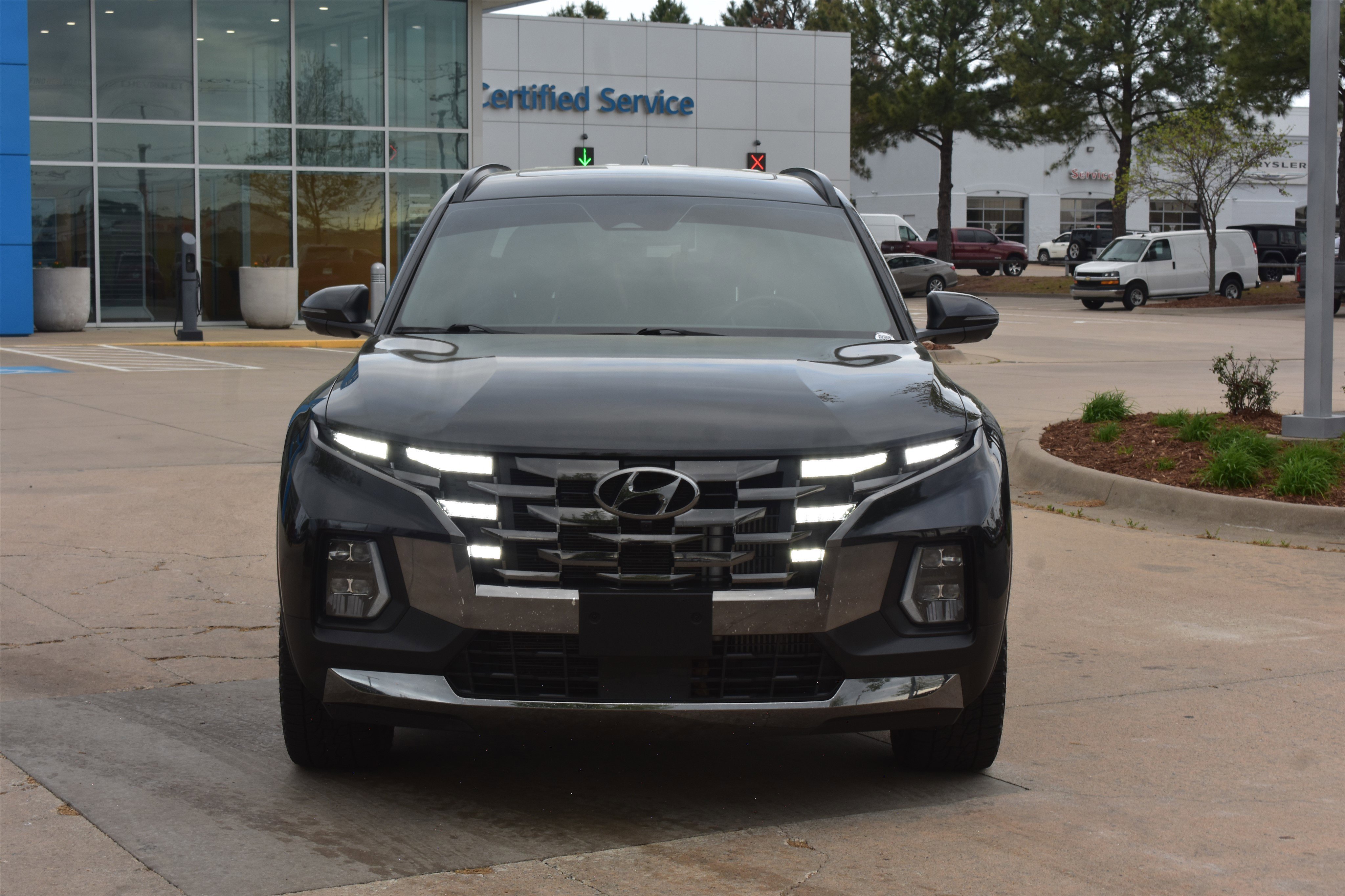 Used 2022 Hyundai Santa Cruz Limited with VIN 5NTJEDAF7NH002906 for sale in Little Rock