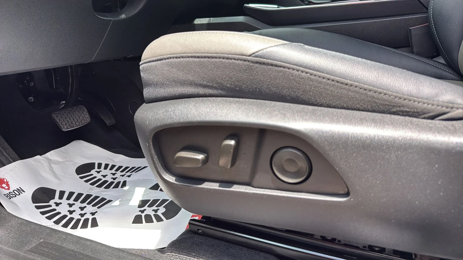 Used 2025 Black Chevrolet LT image 8