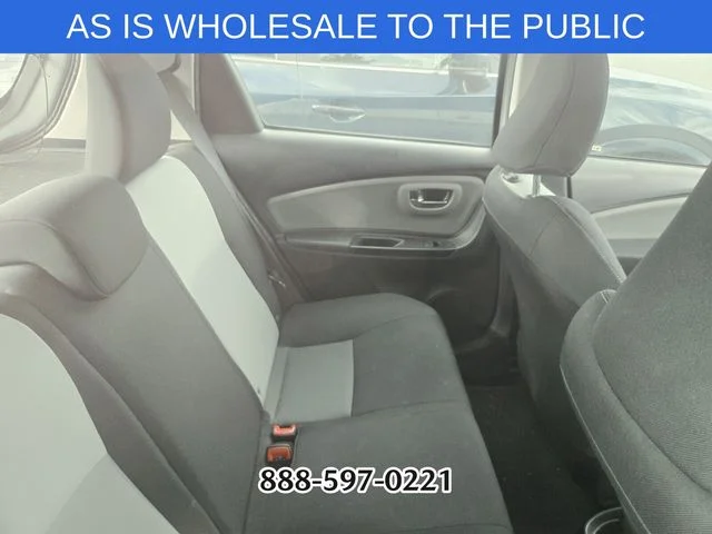 Used 2018 Silver Toyota LE image 10