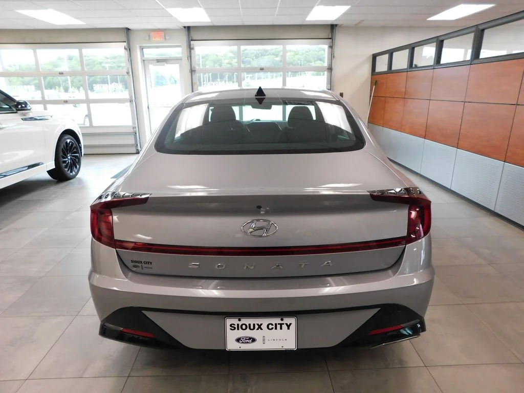 Certified Used 2023 Silver Hyundai SEL image 5
