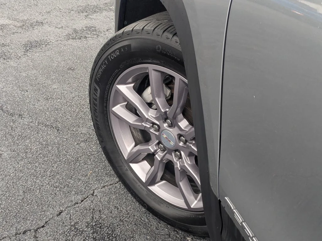 Used 2023 Sterling Metallic GMC SLT image 9