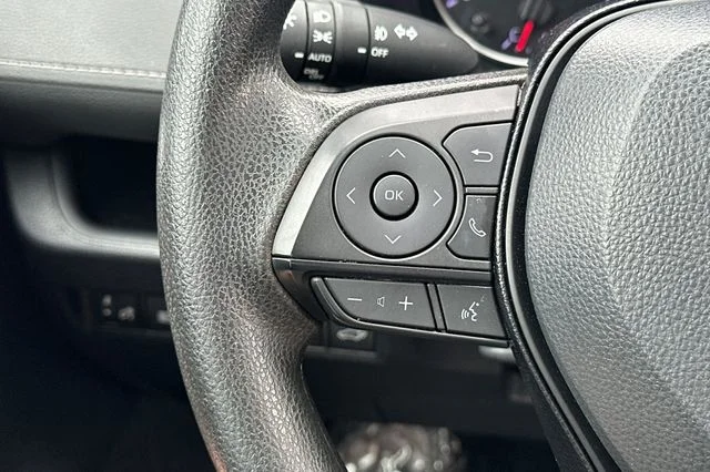 Used 2021 Red Toyota XLE image 27