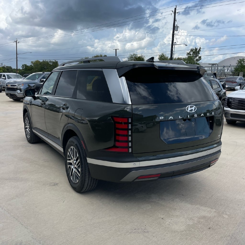 Used 2026 Black Hyundai SEL image 3
