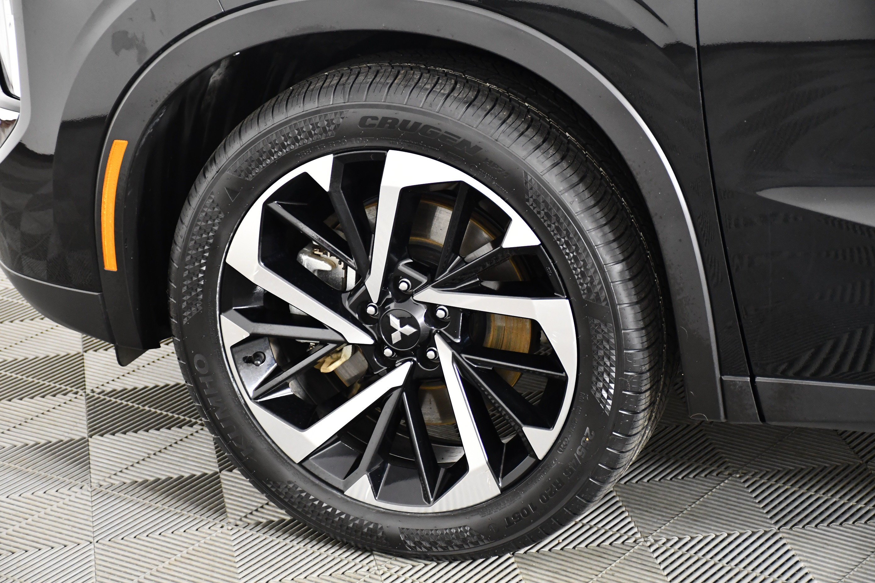 Certified Used 2024 Black Diamond Mitsubishi SE image 52