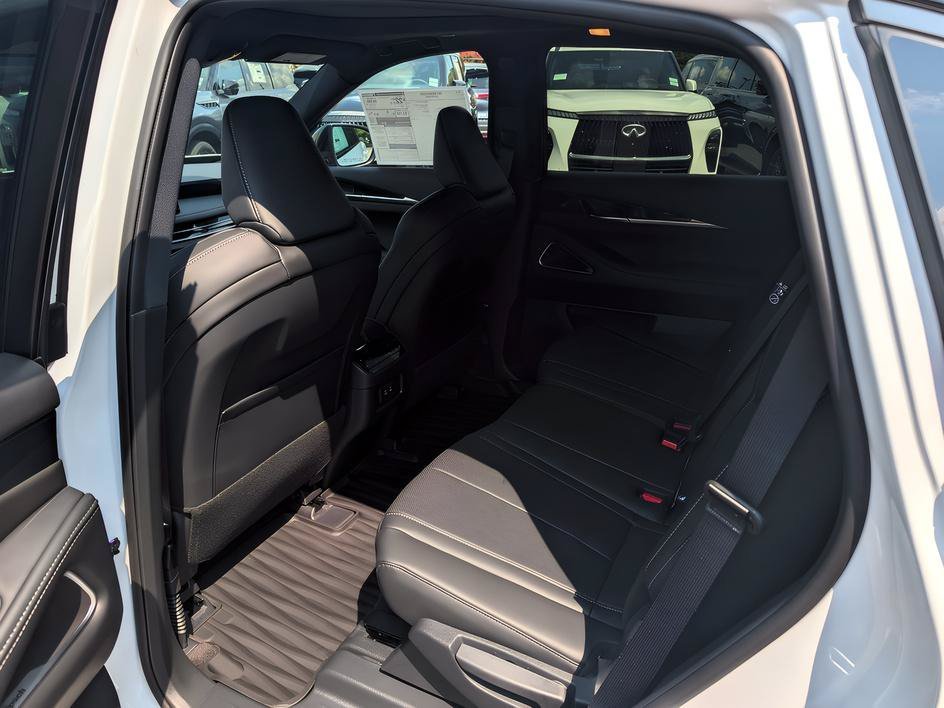 New 2027 Radiant White/Black Obsidian INFINITI SPORT image 12