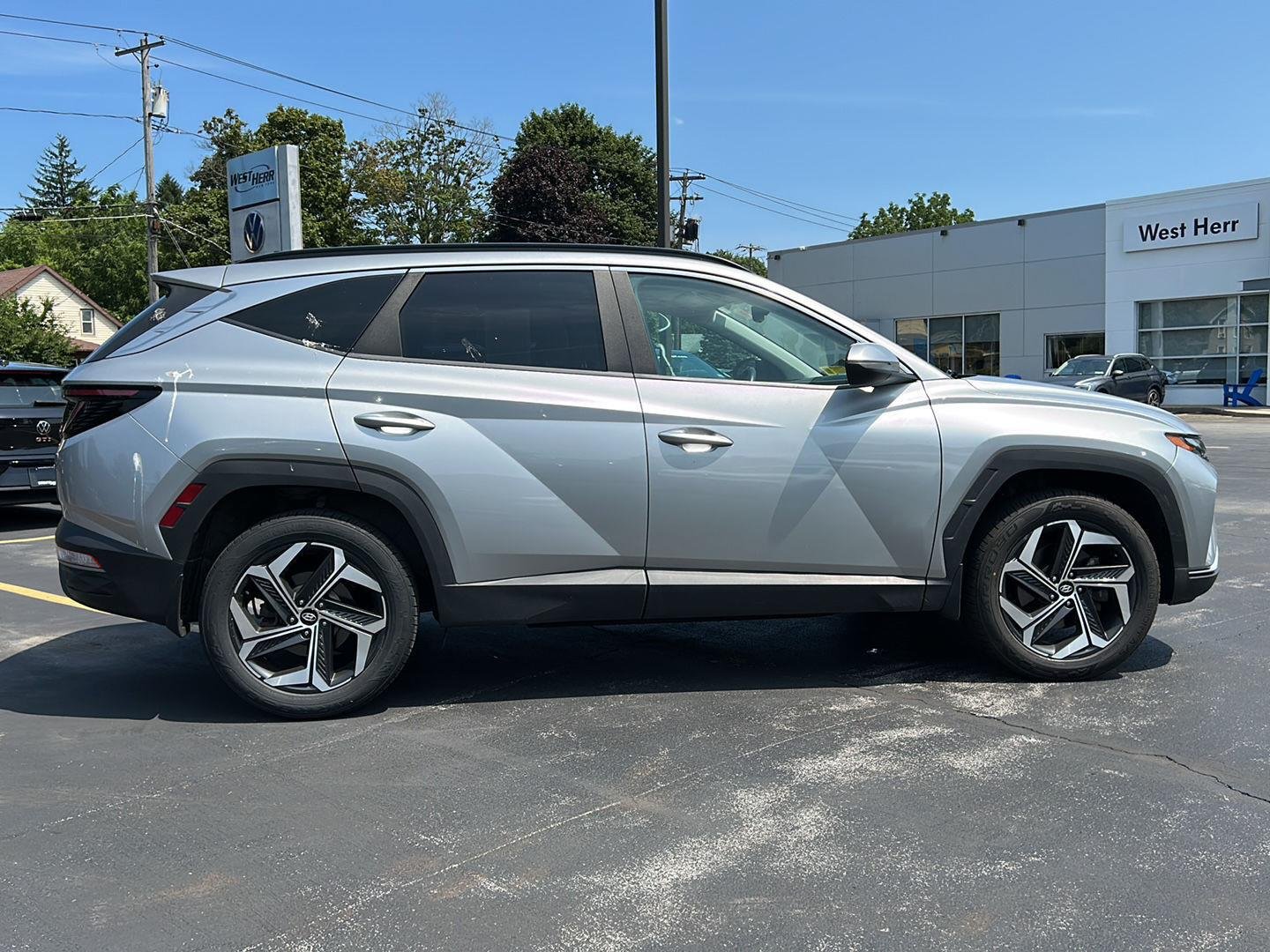 Used 2022 Shimmering Silver Hyundai SEL image 8