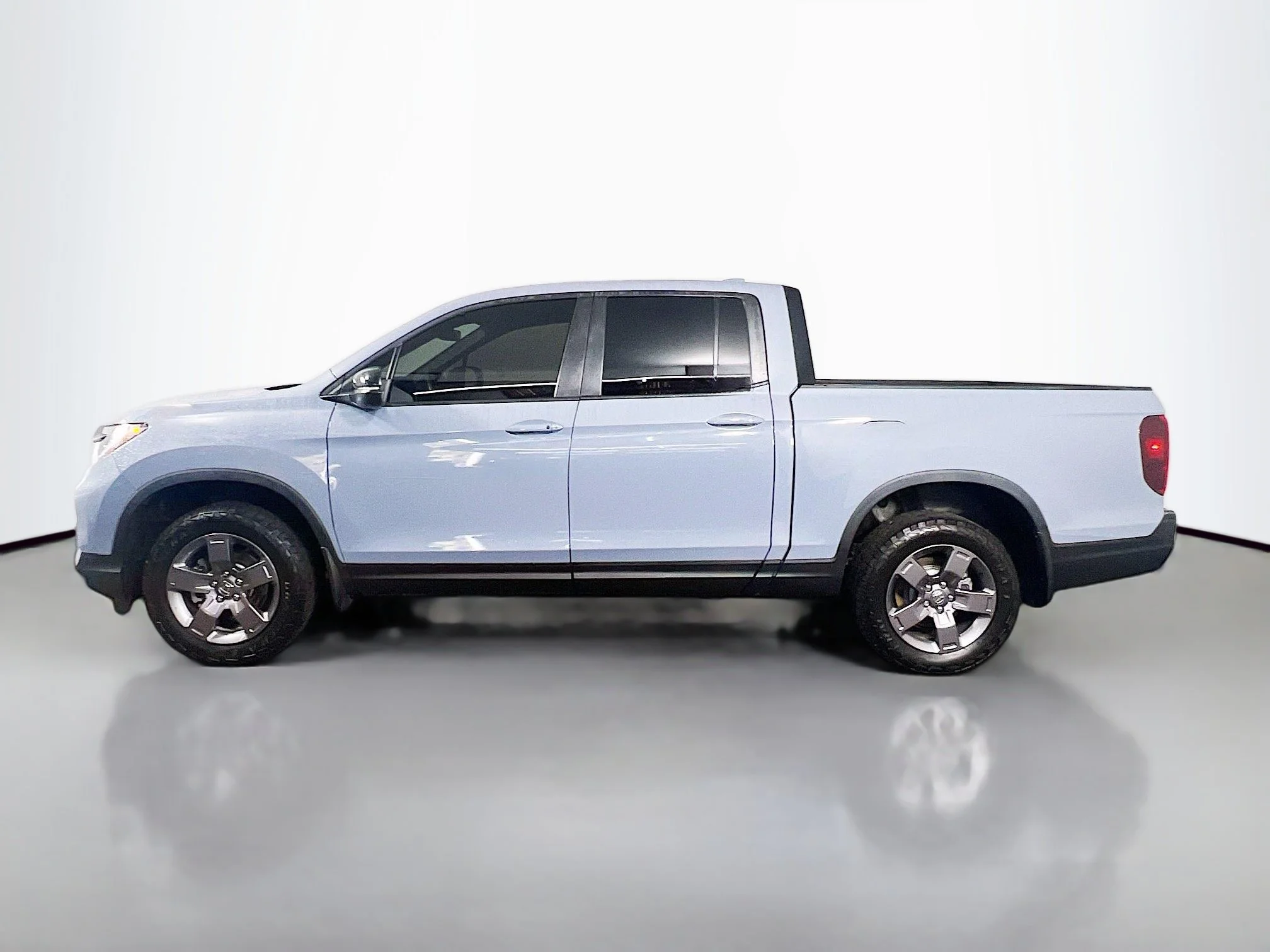 Certified Used 2024 Sonic Gray Pearl Honda AWD TRAILSPORT image 29
