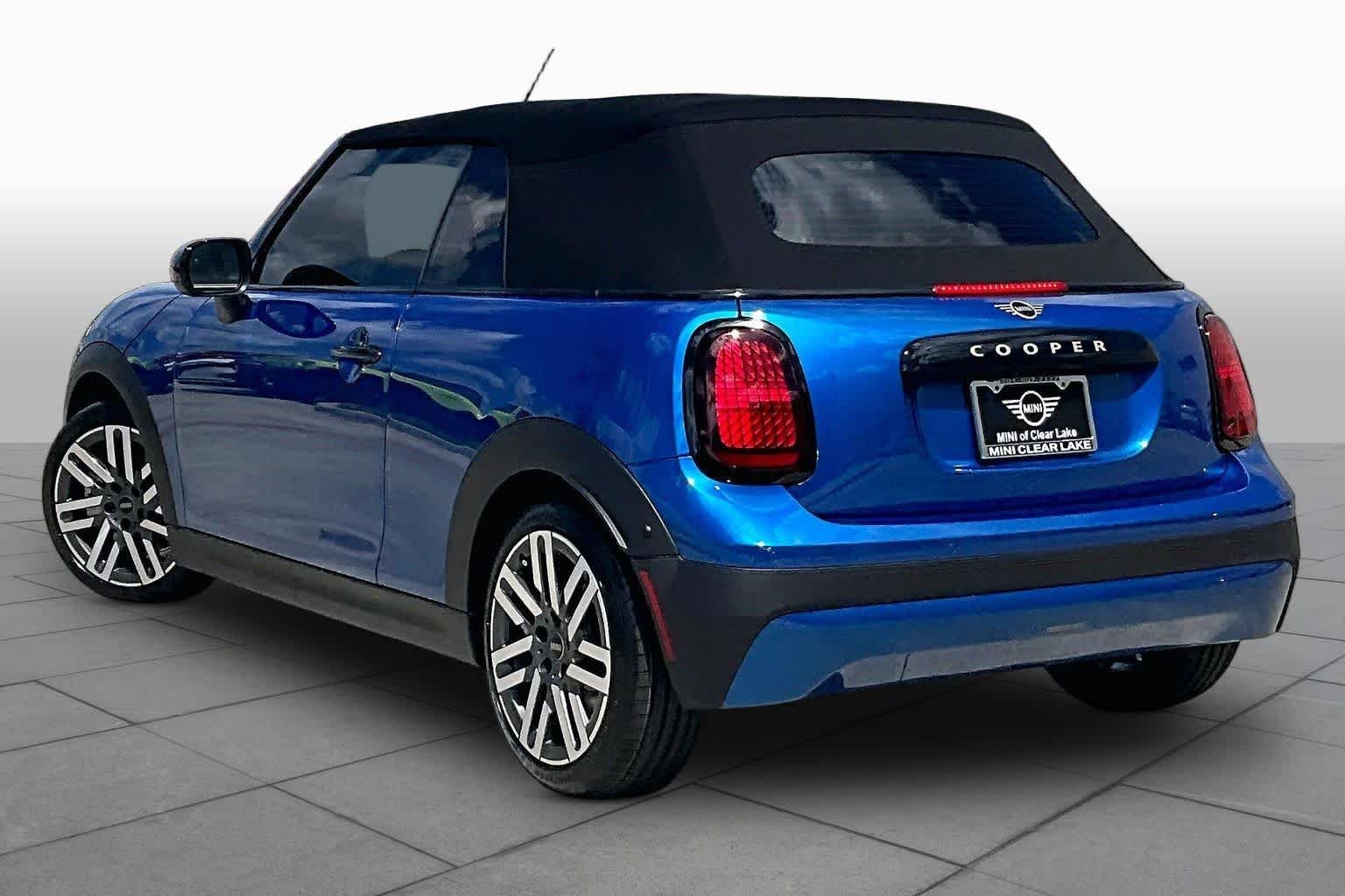 New 2026 Icy Sunshine Blue Metallic MINI Signature Plus image 11