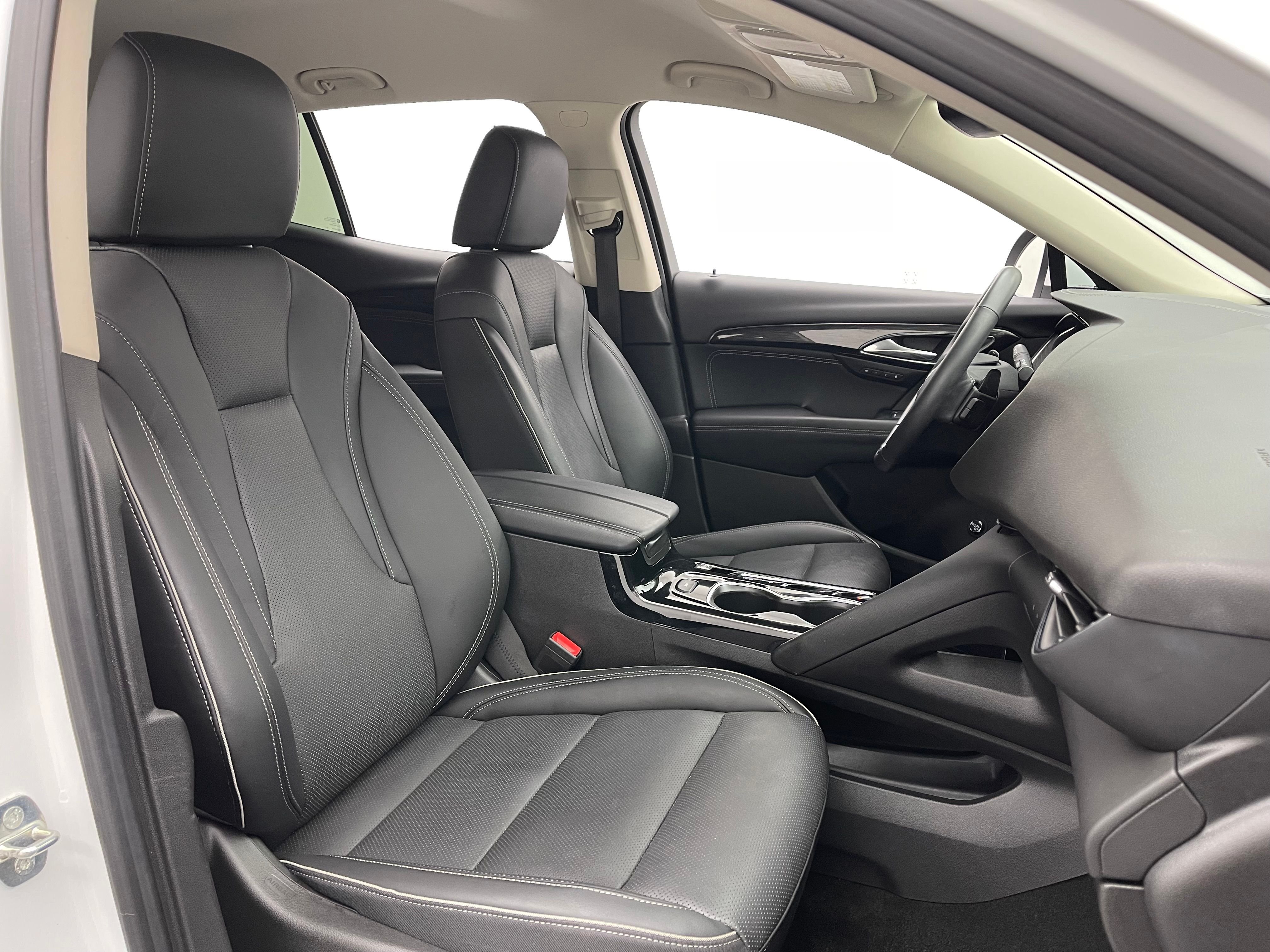 Used 2023 Summit White Buick Essence image 33