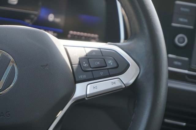 Used 2024  Volkswagen SE image 24