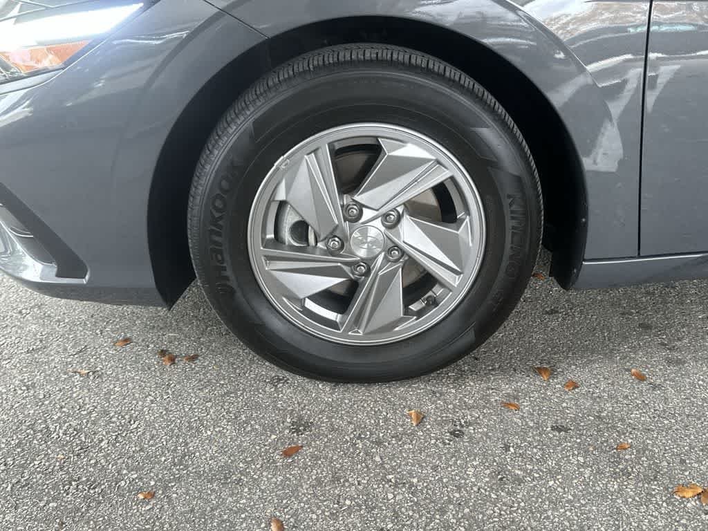 Used 2025 Ecotronic Gray Hyundai SE image 10