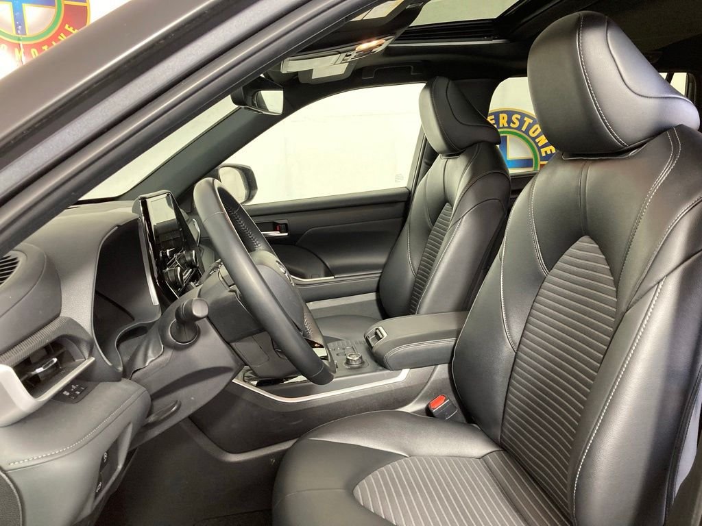 2025 Toyota Highlander XSE - Photo 11