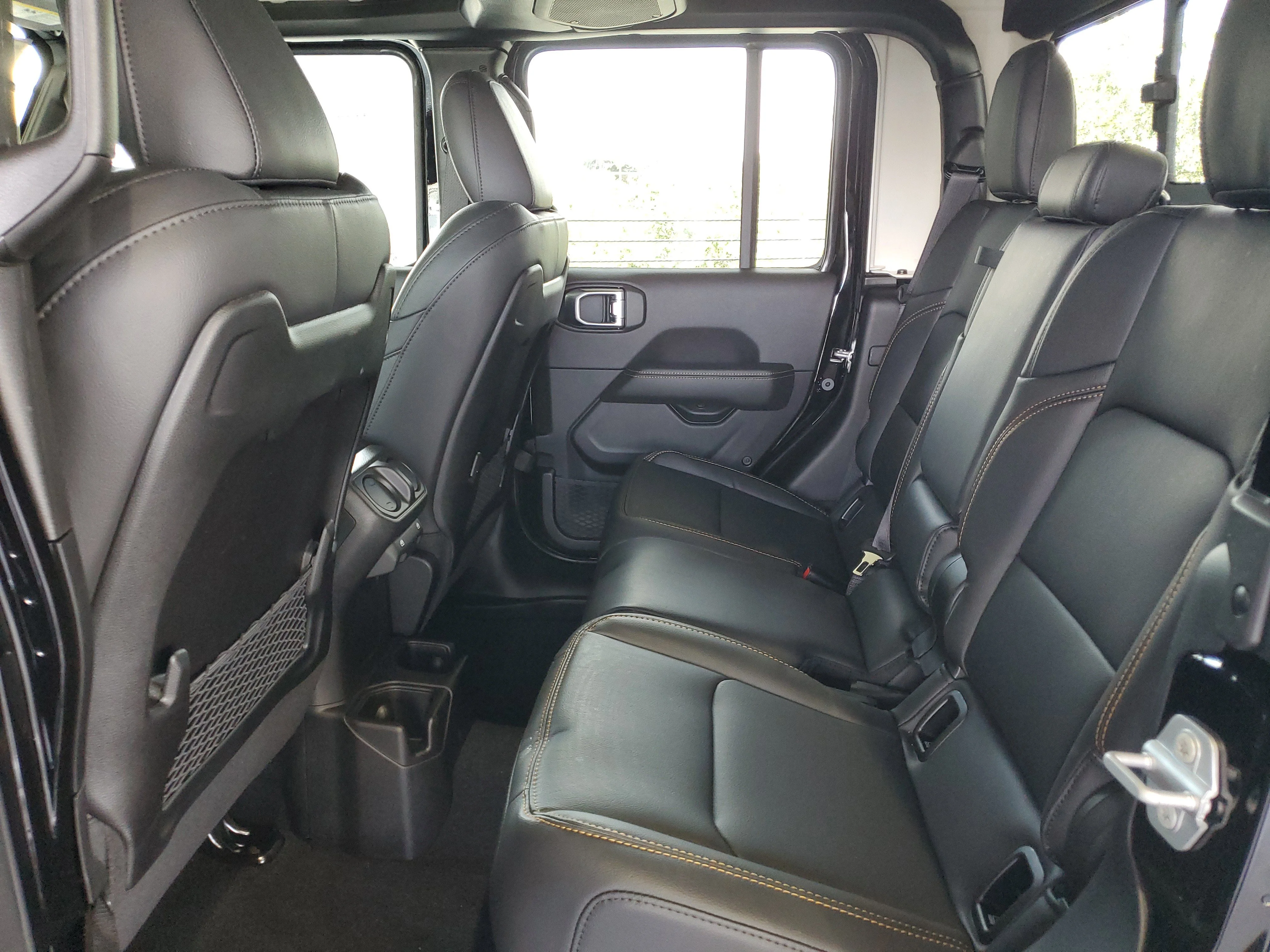 New 2026 Black Clear-Coat Exterior Paint Jeep Sahara image 8