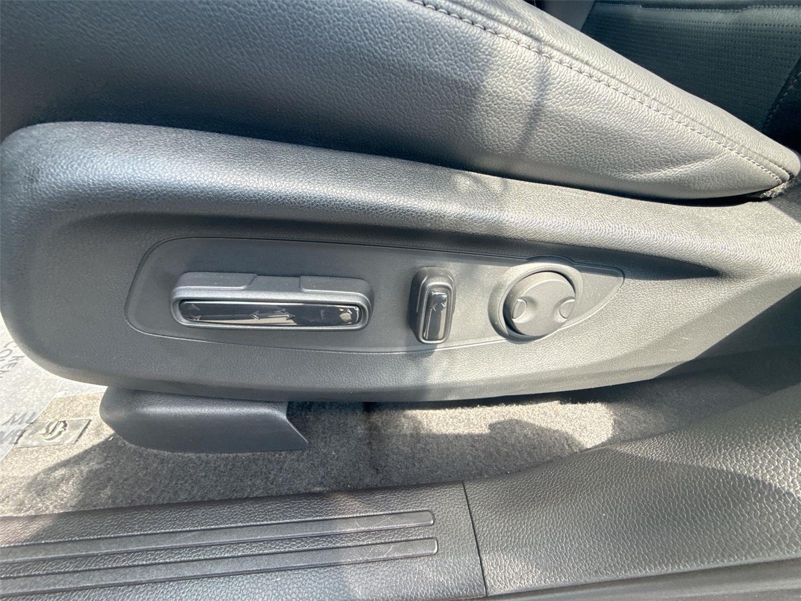 Used 2025 Meteorite Gray Metallic Honda EX-L image 14