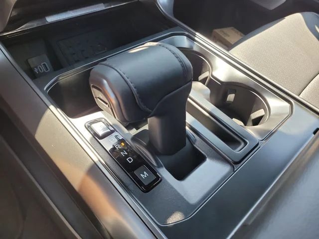 New 2026 Silver Metallic Ford Lariat image 28
