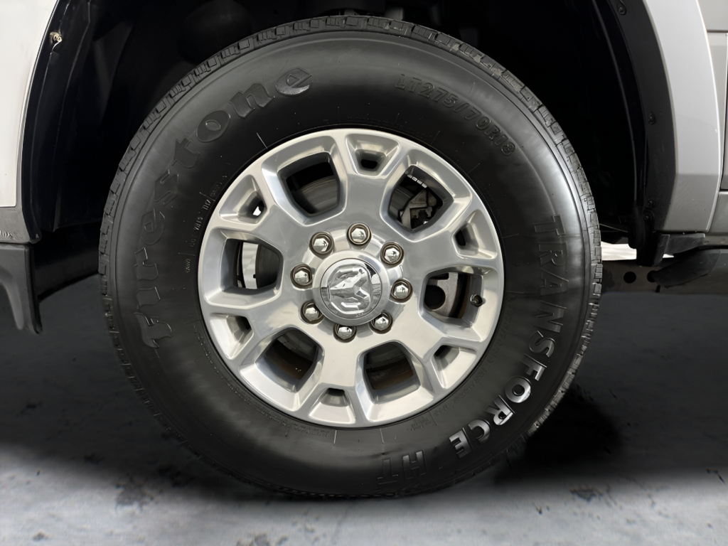 Used 2022 Silver Ram Laramie image 24