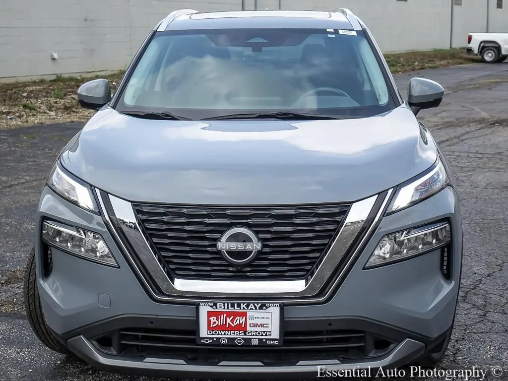Used 2023 Gray Nissan SL FWD image 6