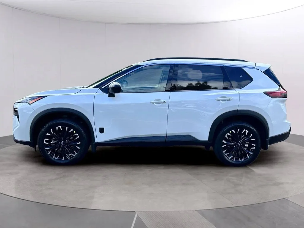 New 2026 Everest White Pearl Tricoat Nissan Dark Armor image 6