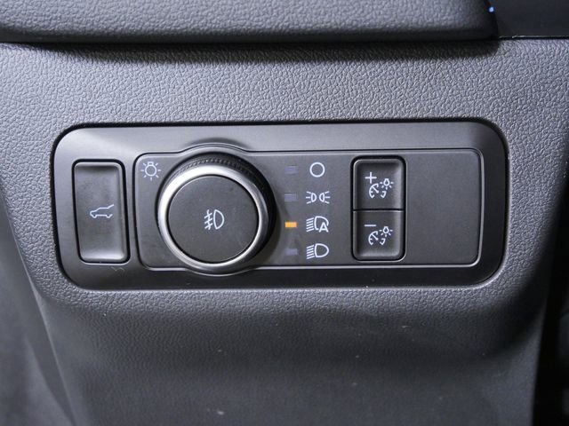 Used 2022 White Ford SEL image 25
